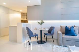 LUX The Voleo Canal View Suite - Dubai - 3