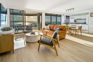 Beachfront Beauty in Buddina - 9