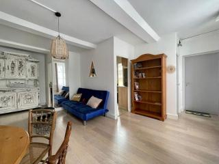 Fun x Cosy City Retreat by Melrose - Bayeux - 3