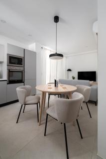 Modern 2BR Apartment with Outside Furniture - Close to Sliema, Saint Julians & Valletta - Msida - 2