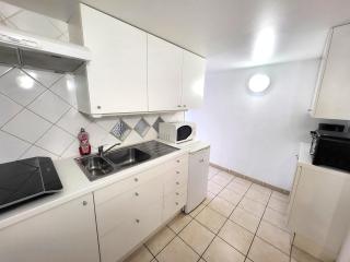 J1 St-Quentin-en -Yvelines Studio en Rez de jardin avec parking - 2