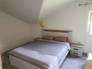 Vacation Home Naluka - Donji Morinj - 1