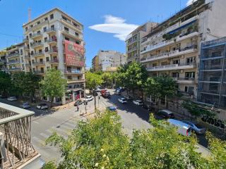 City's corner spot by YHA - 6