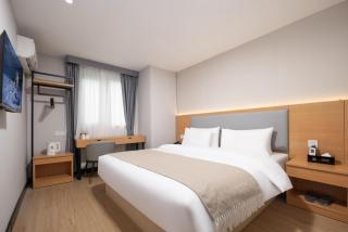 三亚观海楼酒店（三亚湾椰梦长廊店） - 8