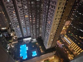 One Uptown Executive 2 bedroom, with balcony, washer & Netflix - Manila - 6