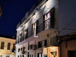 Aegina Downtown Apartments 1 - 7