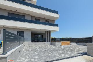 Villa Loreta near Fažana for 7 plus 1 people with luxury private jacuzzi only 600 meters from sea - Štinjan - 3