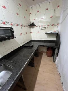 Budget friendly 2bhk flat at Pali Hill bandra - Mumbai - 2