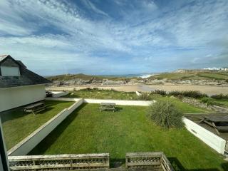 Clifftop Cottage - walk to Lusty Glaze and Porth beaches - 0