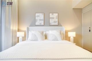 Luxurious 1BR Blvd Central Tower - Dubai - 2
