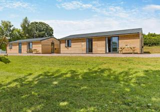 Curlews Rest at Canon Bridge Fishery - Eaton Bishop - 0