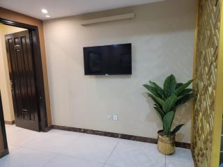 Bahria Town Lahore - Next Inn Luxury Apartment 301 - Lahore - 1