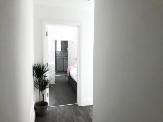 Brighton 2 Bed 2 Bath & Terrace - 5