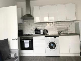 Brighton 2 Bed 2 Bath & Terrace - 4