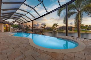 Luxury, Sunsets, Heated Infinity Pool, Spa, Pool Table, Bikes & Kayaks - Villa Coral Bay - Roelens - Cape Coral - 0