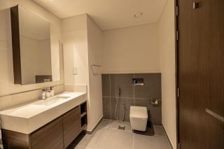 Stunning 1BHK Apt Harbor View - Dubai - 3
