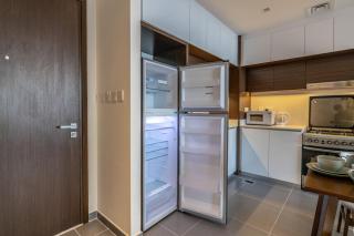 Stunning 1BHK Apt Harbor View - Dubai - 5
