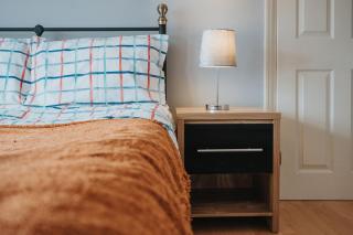 Manchester Business and Leisure Home with Free Parking - 1