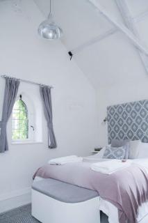 The Chapel at Pickwell Manor - 7