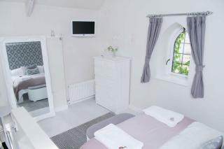 The Chapel at Pickwell Manor - 2