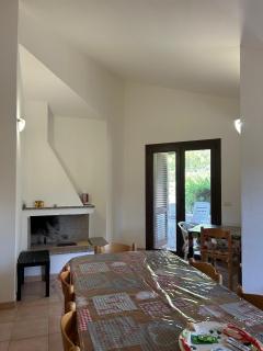 Casa immersa nel verde vicino al mare di Chia - Chia - 1