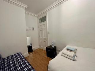 Opposite of Edgware Road Tube Station, Short Walk To Marble Arch - Londra - 7