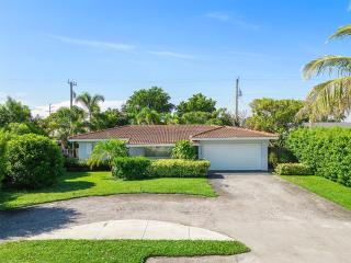Charming Coral Ridge 2BR 2BA Near Beach plus Pool - Fort Lauderdale - 6