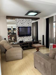 Casa com piscina - Balneário Camboriú - 1