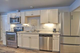 Modern Anchorage Getaway, Steps from Coastal Trail - 4