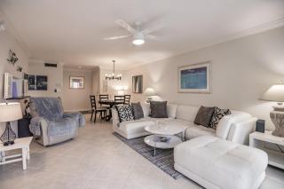 1128 PL Escape to this Pondside Paradise - Sarasota - 3