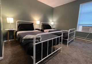 Sleeps 6 Cozy 2BR with 4 Beds at New Castle WIFI - 4