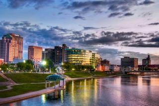 Spacious 3 Bedroom Sleeps 12 with 7 Beds plus Parking - 3