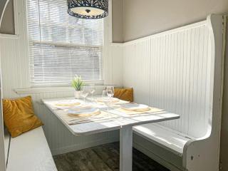 3 Bedroom House, 7 Beds, Sleeps 10, Dayton - Dayton - 9