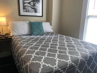 Dayton with 5 Beds Sleeps 10 2 Bedrooms plus WIFI - 1