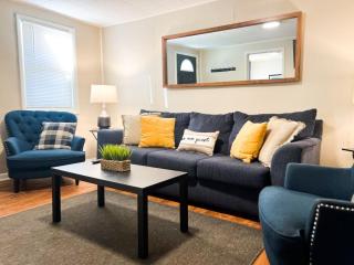 3BR Home 6 Beds 4 TVs Large Parking Area - Indianápolis - 0