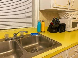 Sleeps 12 Cozy Charleroi Near Pittsburgh PA - 1