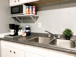 Spacious 3 Bedroom with 7 beds plus Sleeps up to 10 - 6