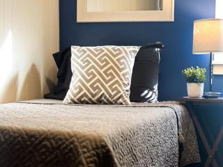 5 BR, 10 Beds, Sleeps 14, Large Off-Street Parking - Indianápolis - 5