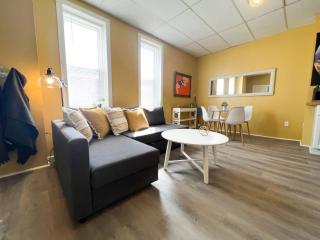 Charming 1 Bedroom with Queen bed plus Sofa Bed - - 5