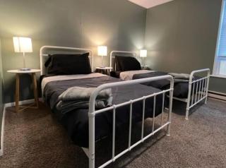 Sleeps 14 4 BR with 9 Beds and 2 Bathrooms plus WIFI - 0