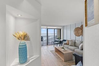 Modern Oceanfront 1 Bedroom Condo, Prime Location, Stunning Views at Beach Cove Resort - 3