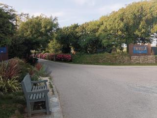 16 Lakeview, Pelham Retreat - 1