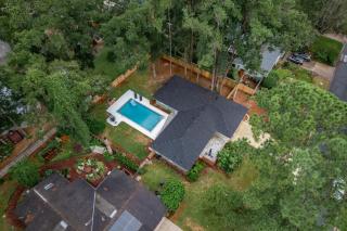 The Monterey -- Private Pool & Grill - 4 KING Beds - Gainesville - 6