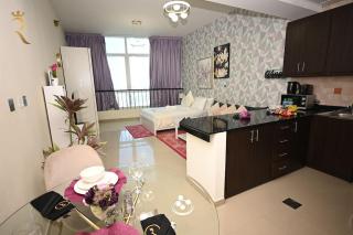 Queen Studio in City of Lights - Stylish Stay Near Reem Mall & Al Maryah Island - 1