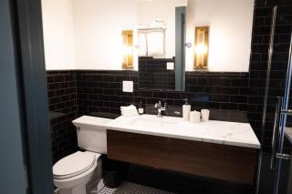 The Gas Lamp Hotel - Tesla Room - Philadelphia - 2