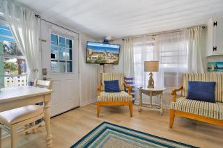 The Hemingway Cottage- 201 N Ocean - Myrtle Beach - 8
