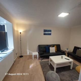 3 Bedroom House in Beckton London - Londra - 5