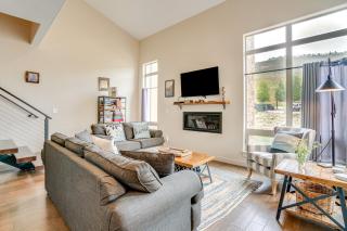Steps to Conquest Ski Lift Granby Home with Grill - 0