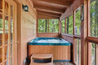 A Charming Cabin, Pool, Firepit, Hot Tub-jacuzzi - Gatlinburg - 8