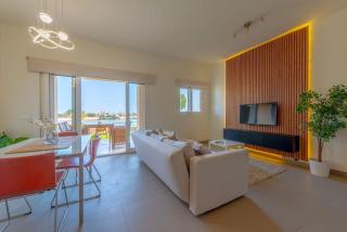 Gouna Retreat 2BR Apt Waterside Hot Tub & Pool - Hurghada - 4